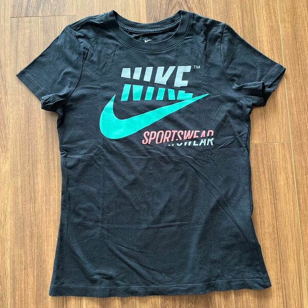 ナイキ　NIKE レディースＴシャツ Ｓサイズ　黒