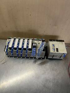 (中古品 ) SYSMAC C200HX OMRON PROGRAMMABLE CONTROLLER CPU65-Z/ POWER PD024/NC413/SRM21-V1/ID217/OC225/DRT21