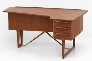  Northern Europe design furniture Klokken with a tier of drawers on one side desk wooden cheeks material new goods 