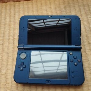 【送料無料】 NEW ニンテンドー 3DS LL 充電アダプター付きメタリックブルー 青 任天堂の画像2