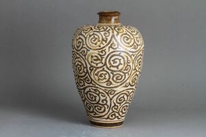 【久】1847 磁州釉巻草紋梅瓶　時代品　　唐物　中国美術　