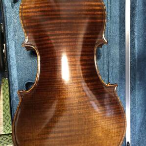 裏板一枚板 フルサイズ バイオリン 4/4 虎杢 ヴァイオリン ケース付きの画像4