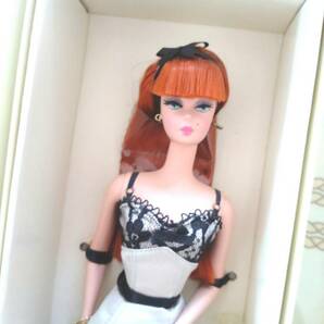 【新品美品】バービー ランジェリー シルクストーン 人形 2002年 赤髪 マテル社【ファッションモデルコレクション】 の画像2