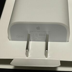 新品未使用 Apple純正品 iPhone 12 13 14必需 Apple純正タイプC Lightningケーブルと純正20W USB-Cアダプタセット 高速充電の画像2