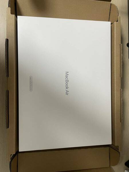 【中古】Apple MacBook Air 13インチ 2022 M2 8GB 256GB FLXY3J/A 整備品 充放電回数10回 100% A2681