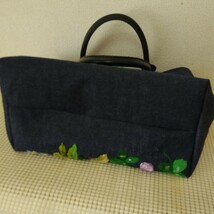 ハンドメイド* 巾着トートバッグ*本革持ち手*お花の手刺繍*裏地がごわつかない_画像9