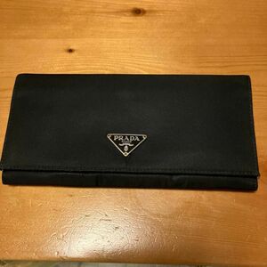 PRADA 長財布 黒 ナイロン