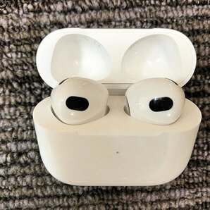 TAG14479相 Apple AirPods A2566 ジャンク品 直接お渡し歓迎の画像1