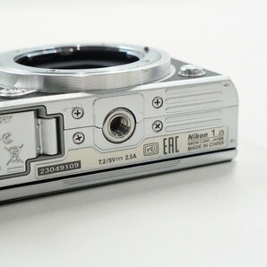 Nikon/ニコン 1 J5 ミラーレス一眼 デジタルカメラ ボディ シルバー 簡易動作確認済み /000の画像8