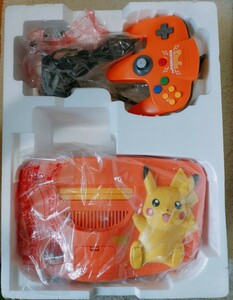 Nintendo64 ピカチュウ オレンジ ＆ イエロー 、ホリコントローラー×2 個、電源コード 