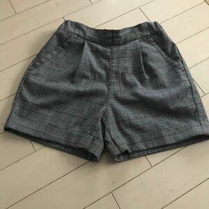 GU チェック柄 ショートパンツ　　130cm