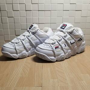 送料無料・新品未使用！！フィラ FILA カジュアルシューズ スニーカー / FILA BARRICADE XT 97 / 白 ホワイト 定価12100円 23.0ｃｍの画像1