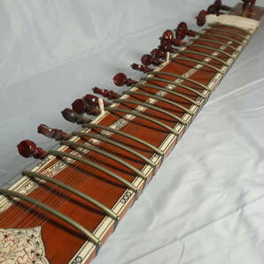 シタール インド 民族楽器 全長約120cm 装飾バインディング 木彫り模様 SARDARFLUTE/200サイズの画像5