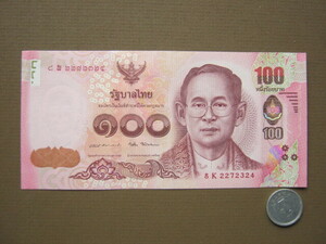 タイ　１００バーツ旧紙幣（前プーミポン国王）　ピン札