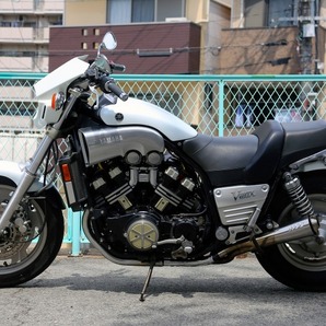 Yamaha `95 V-MAX 1200 2WE 3600マイルの極低走行車 ホワイトマックス エンジンかかり良く好調！ VMAXの画像2