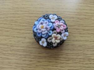 お花　刺繍ブローチ3