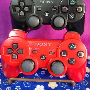 PS3 DUALSHOCK3 デュアルショック３ブラックとディープ・レッド1個おまけUSBケーブル1本