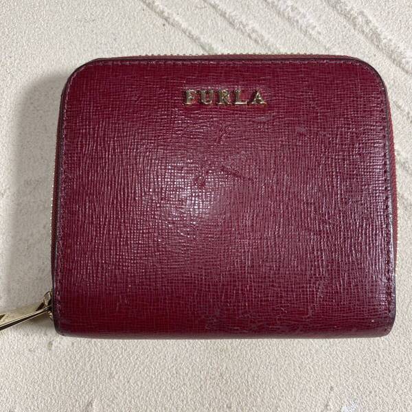 FURLA フルラ 赤 二つ折財布 レザー ラウンドファスナー小銭入れ ウォレット