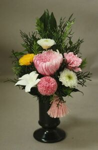  консервированный цветок *. цветок * ваза для цветов имеется ( дендробиум )