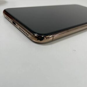 G◎ Apple iPhone 11 Pro Max 64GB Gold A2218 MWHG2J/A SIMフリー 初期化済み 画面上細かな擦りキズ有り 動作問題なし 角汚れ有 裏キズ有の画像6
