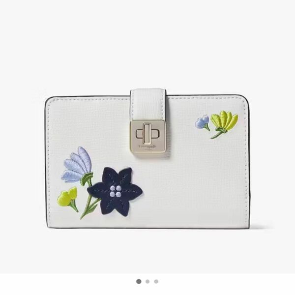 ケイトスペード　kate spade new york 春の新作　財布 ウォレット　花柄 二つ折り 二つ折り財布 レザー