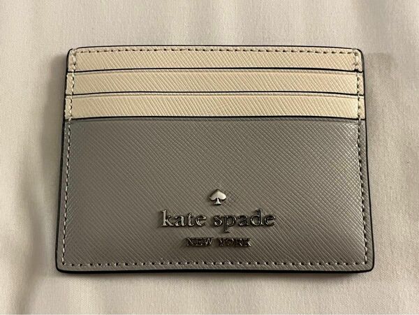 Katespade ケイトスペード 名刺入れ　カードケース　カードホルダー 定期入れ レザー パスケース カード入れ　グレー　白