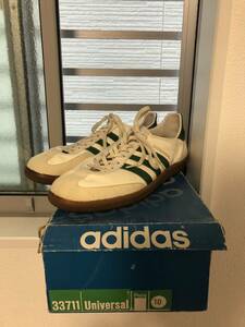 adidas universal vintage 10　ビンテージスニーカー