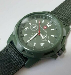大人気！新品　未使用　アーミーウォッチ ミリタリーウォッチ メンズ 腕時計 アナログ 緑 グリーン　バンド幅：20mm　ダイヤル直径：40mm