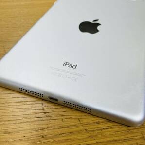 Apple iPad mini 3 MGHW2J/A シルバー Wi-Fi+Cellular SoftBank 判定○ NN1361の画像4