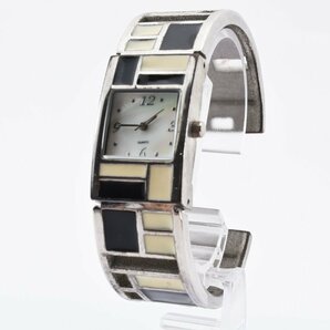 バングルウォッチ スクエア シェル文字盤 クォーツ メンズ 腕時計 NICOLA VALENTINOの画像2