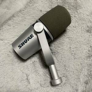 Shure MV7