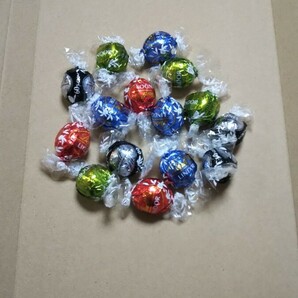 送料無料 ☆コストコ☆リンツ リンドール アソート4種類 16個 コストコ チョコレート☆ Lindt LINDOR Costco☆の画像4