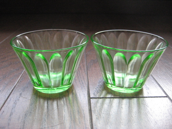 ☆美品　ヘーゼルアトラス　デザートカップ　2個　ウランガラス　デプレッション　グリーン