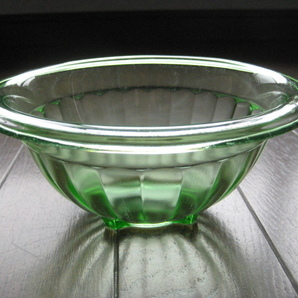 ☆ヘーゼルアトラス デプレッション ボウル グリーン ウランガラス