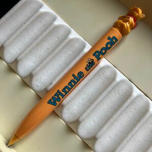 新品未使用 デッドストック 廃盤 Pentel ぺんてる DP75 ディズニー クマのプーさん スタチュー付シャープペンシル 0.5㎜ 青文字タイプの画像1