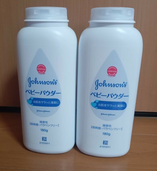 Johnson's ジョンソン ベビーパウダー 2本　シェーカータイプ 180gx2本 ジョンソン　シッカロール 天瓜粉 微香性 新品　未使用品 2本セット