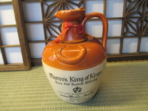 《和》　未開栓　古酒　Munros King of Kingsマンローズ キング オブ キングス　ウイスキー　陶器　750ml 43%