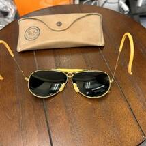 1000円スタート【中古品】Ray-Ban 偏光グラス ティアドロップ ゴールド色 レイバン サングラス_画像2