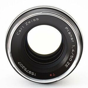 【極美品】カールツァイス Carl Zeiss Planar T* 50mm f/1.4 高級 単焦点レンズ Canon EF マウント 試写・動作確認済み！2104776の画像4