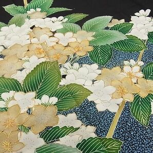 平和屋1■豪華黒留袖 駒刺繍 草花文 金彩 逸品 CAAC7707rvの画像4