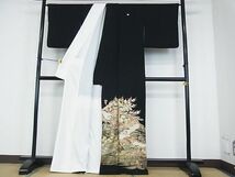 平和屋川間店■豪華黒留袖　絵巻風景吉祥花文　金彩　逸品　op3951_画像2