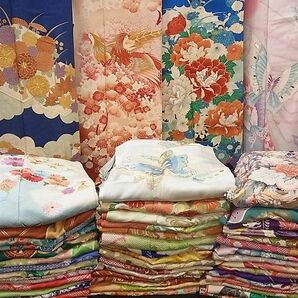 平和屋■1円 振袖 まとめて 50点 尾長鳥 蝶 花柄 ホログラム 作家物 駒刺繍 金彩 金銀糸 など 未使用品あり 全て正絹 se1473の画像1