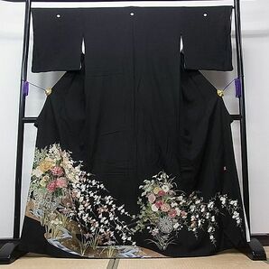 平和屋1■豪華黒留袖 作家物 刺繍 流水花車文 金彩 逸品 CAAC2903uaの画像1