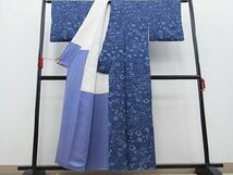 平和屋野田店■上質な小紋　藍　型染め　流水草花文　逸品　BAAD2205kg_画像2