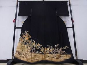 平和屋川間店■豪華黒留袖　駒刺繍　草花籬文　金彩　着丈161.5cm　裄丈64cm　正絹　逸品 A-ja2804