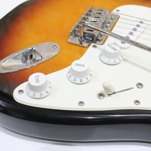 SH03371 Squier Fender ストラト エレキギター シリアルナンバーCOB090867812 音出確認済 中古品の画像8