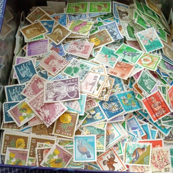 使用済み日本普通切手各種2000枚+200枚以上オフペーパー