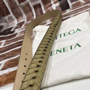 『未使用級 希少デザイン』 BOTTEGA VENETA ボッテガヴェネタ イントレチャート オーストリッチ ベルト グリーン系 ビジネス 本革の画像4