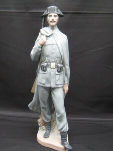 ４G29　LLADRO　リヤドロ　人形　兵士　銃　軍人　Kｍ.６　オブジェ　３０ｃｍ