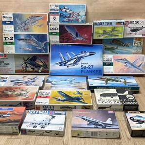 希少！ 未組立 多数 ハセガワ Monogram matchbox Heller 等 戦闘機 B-1 Su-27 P-47D F-1 F9F-2 等 大量 まとめて 20点 B1の画像1